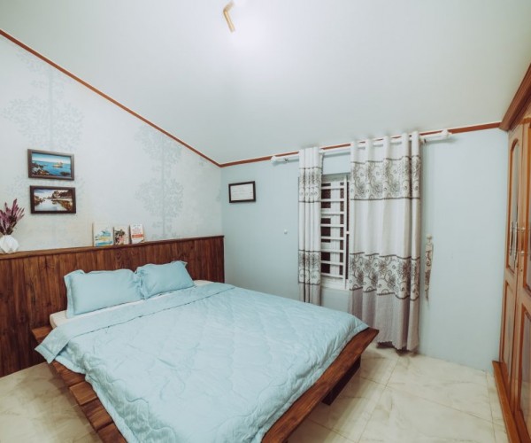 Khach San Ninh Thuan Ngau Nhien House Q